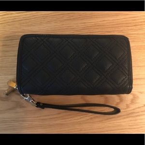 🎀 3 for $15 🎀 Quilted black wristlet
